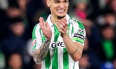 金年会官方网站-包含冲刺阶段马赛备战西甲，绝杀压哨细节曝光，目标明确，临场指挥获称赞的词条